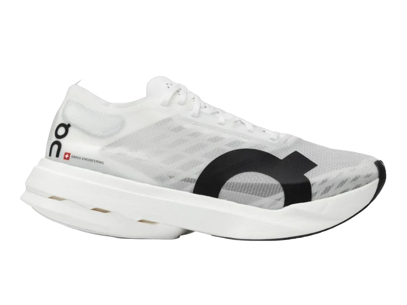 On Cloudboom Strike, chaussure de route homologuée World Athletics